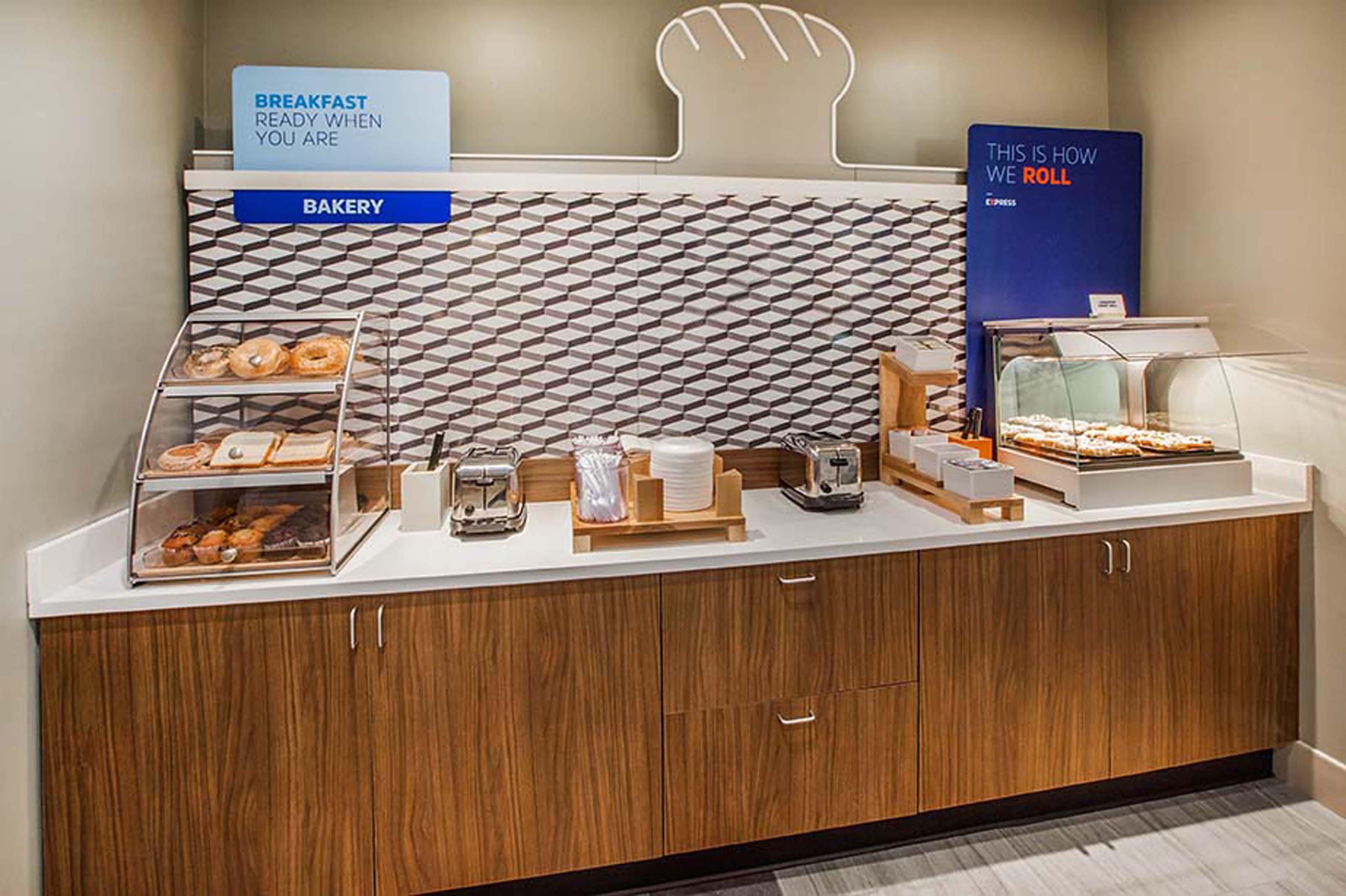 Holiday Inn Express & Suites Orangeburg By Ihg Екстериор снимка