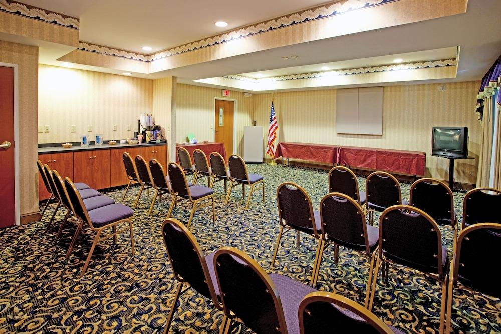 Holiday Inn Express & Suites Orangeburg By Ihg Екстериор снимка
