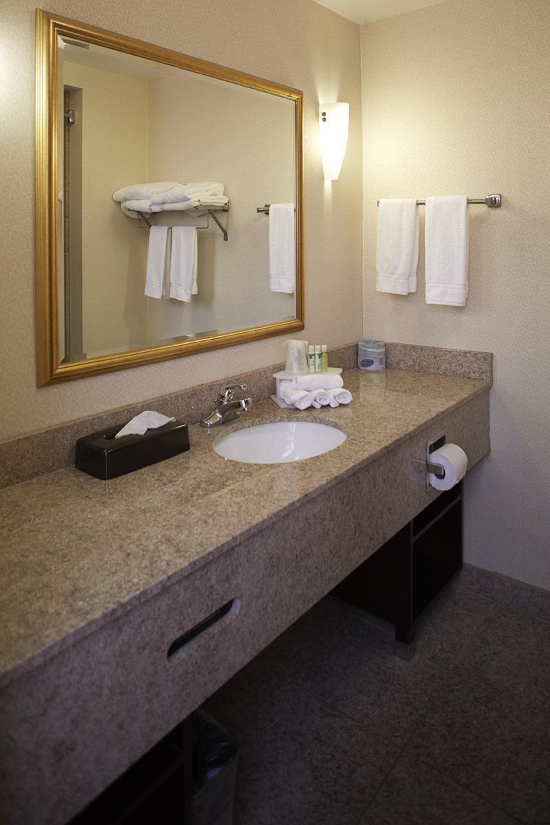 Holiday Inn Express & Suites Orangeburg By Ihg Екстериор снимка